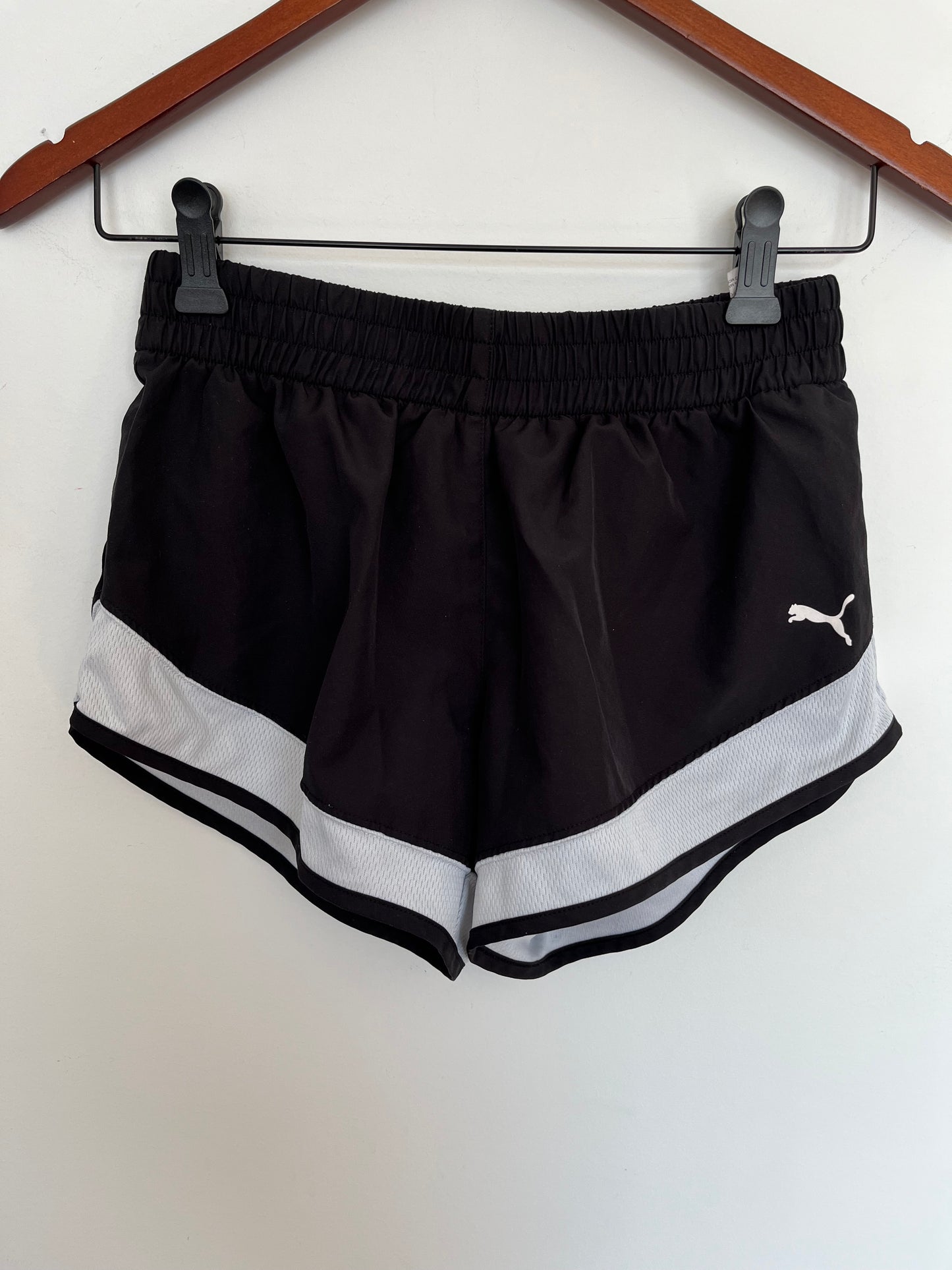 Short Puma - Vue avant sur fond blanc