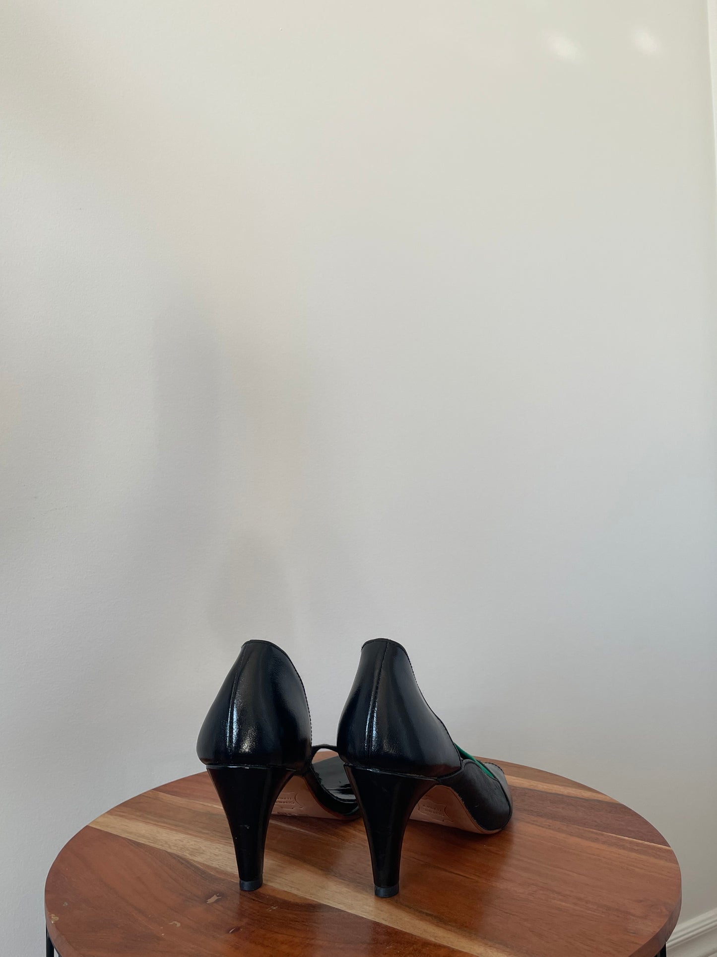 Escarpins noir et vert