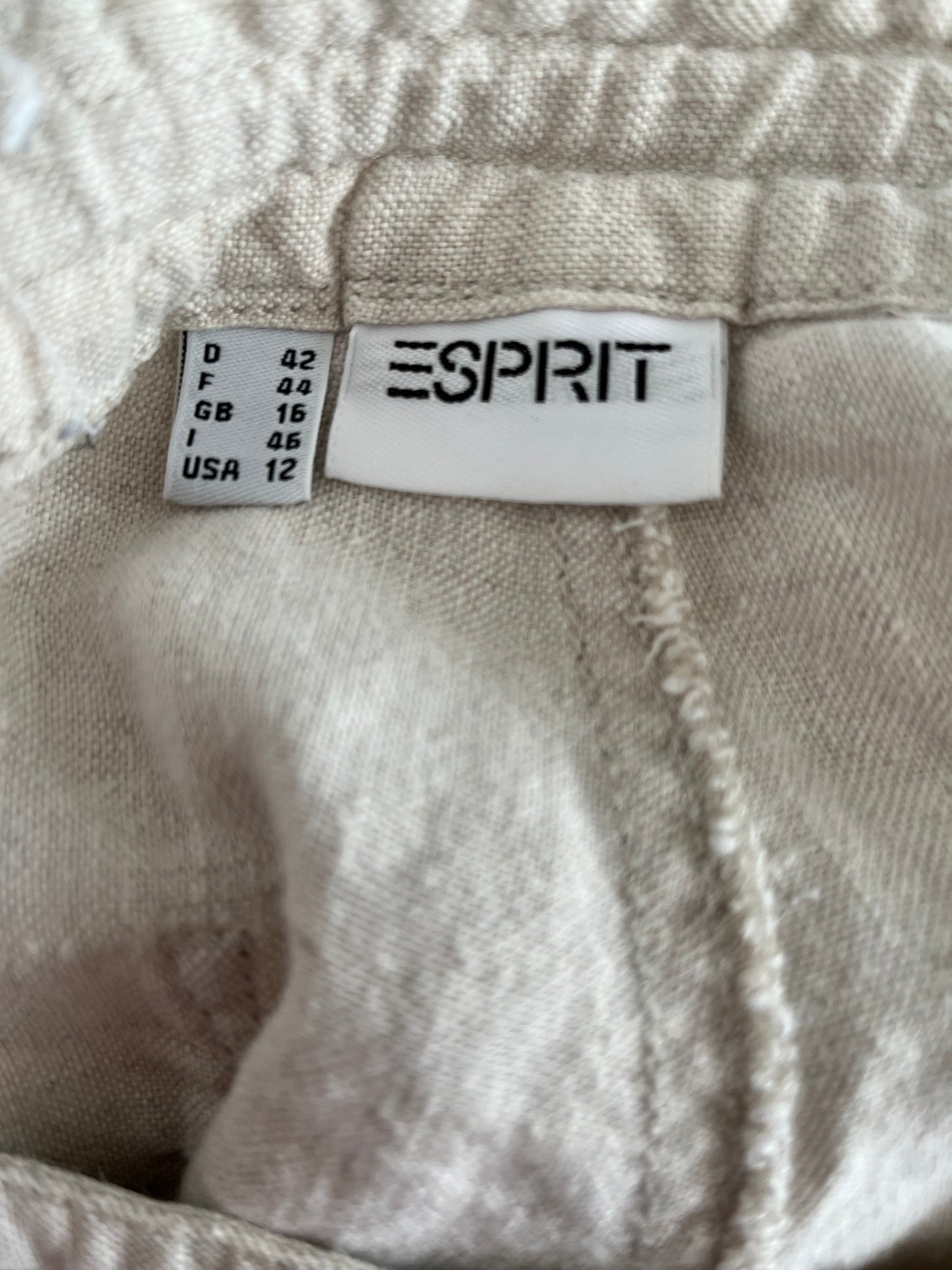 Pantalon Esprit - Étiquette de marque et taille