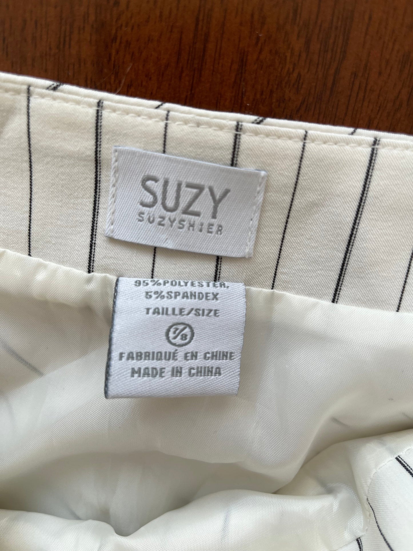 Jupe Suzy Shier - Étiquette de marque et taille