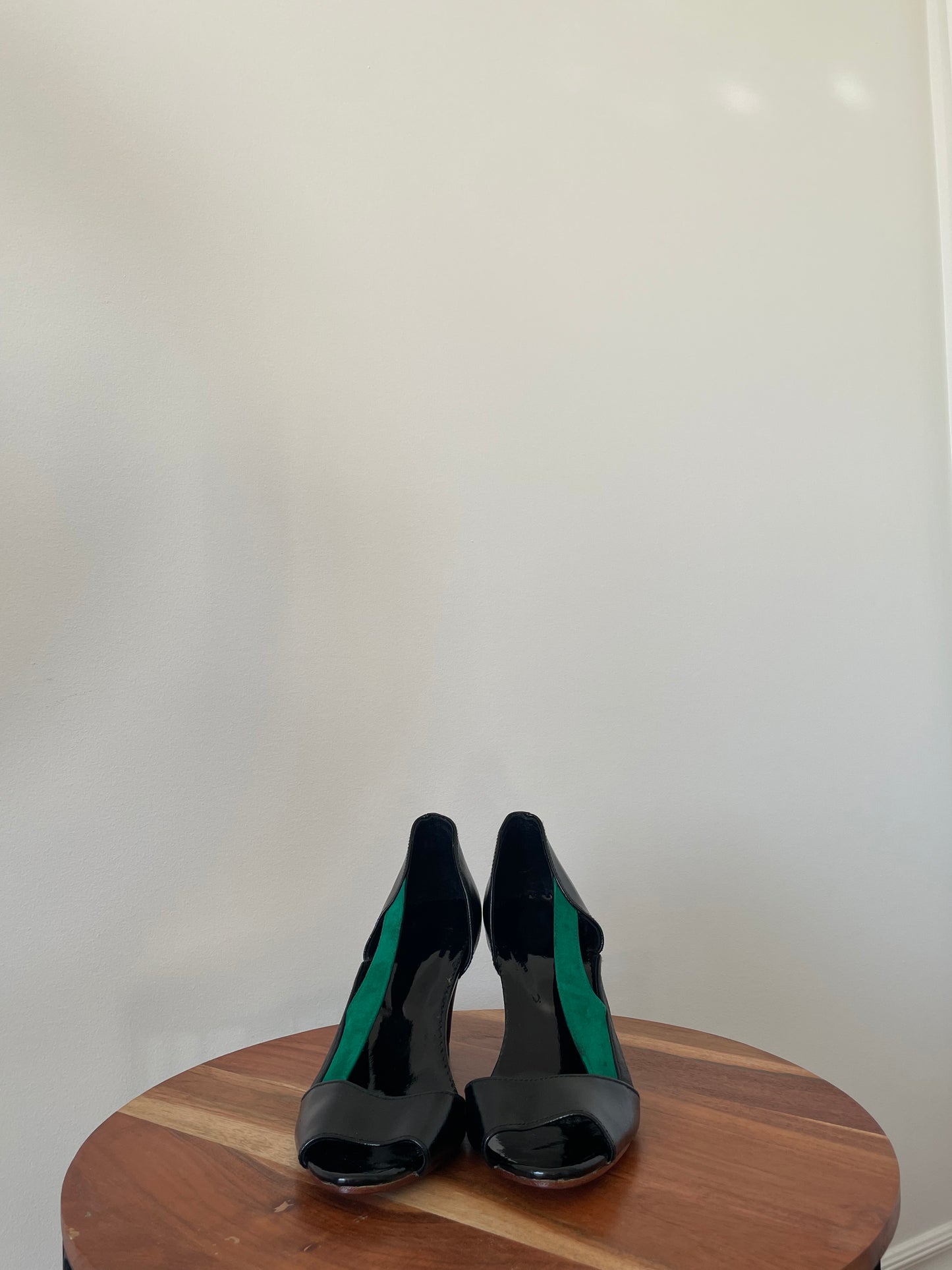 Escarpins noir et vert