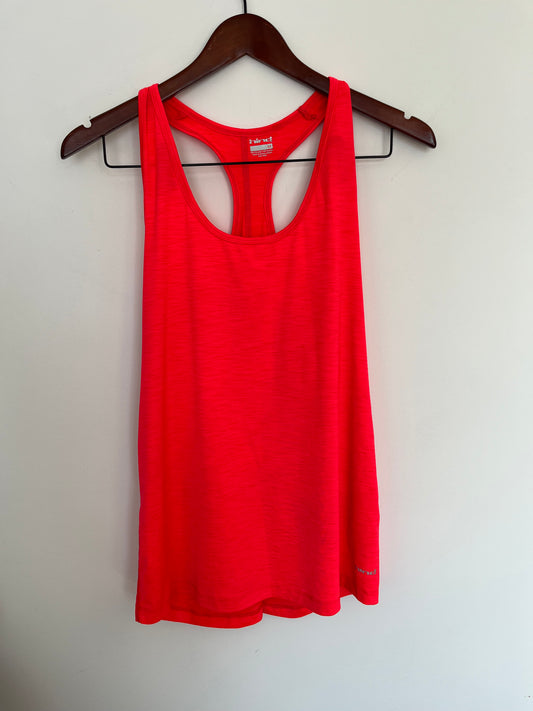 Camisole Hind - Vue avant sur fond blanc