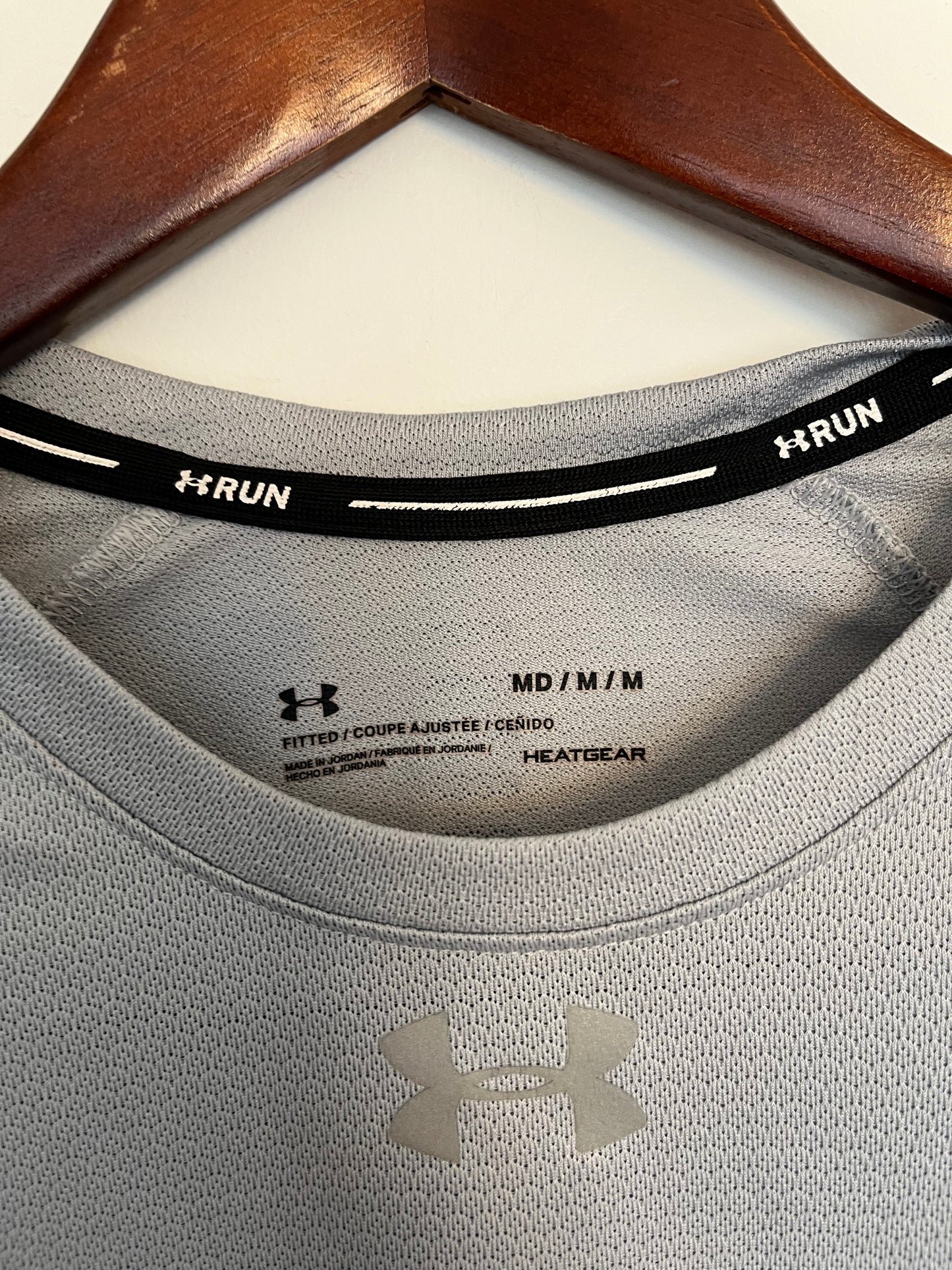 Chandail Under Armour - Étiquette de marque et taille