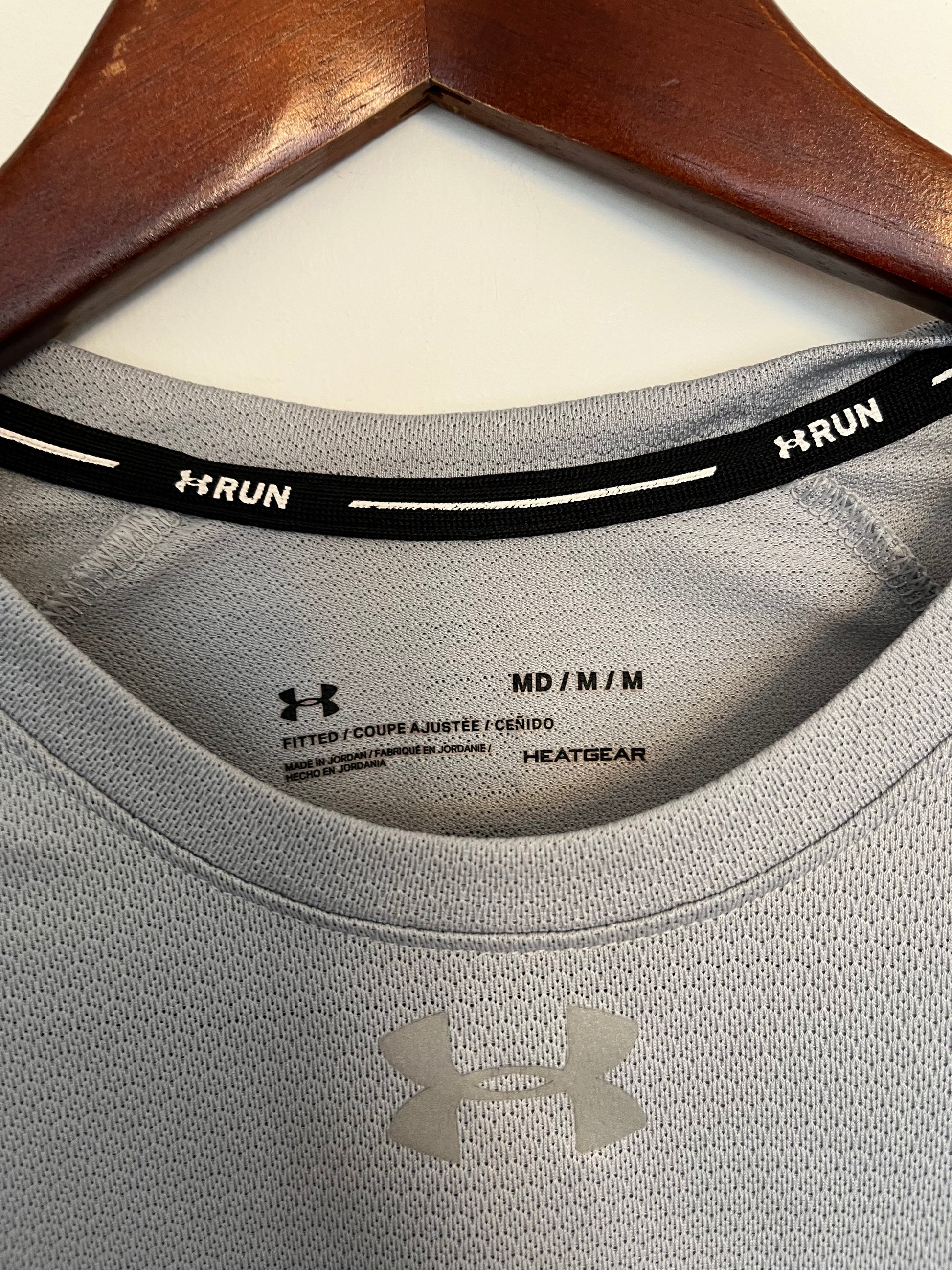 Chandail Under Armour - Étiquette de marque et taille