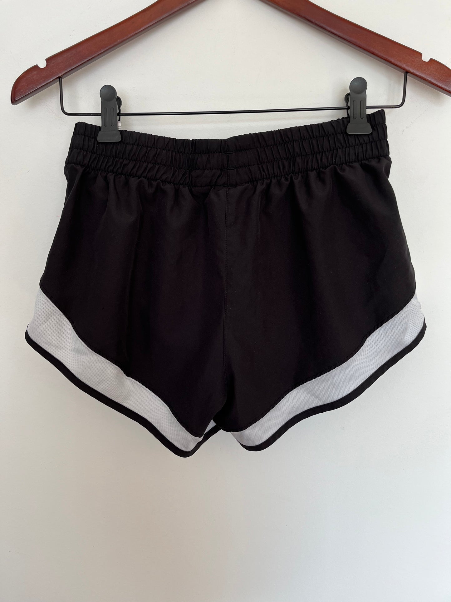 Short Puma - Vue arrière sur fond blanc