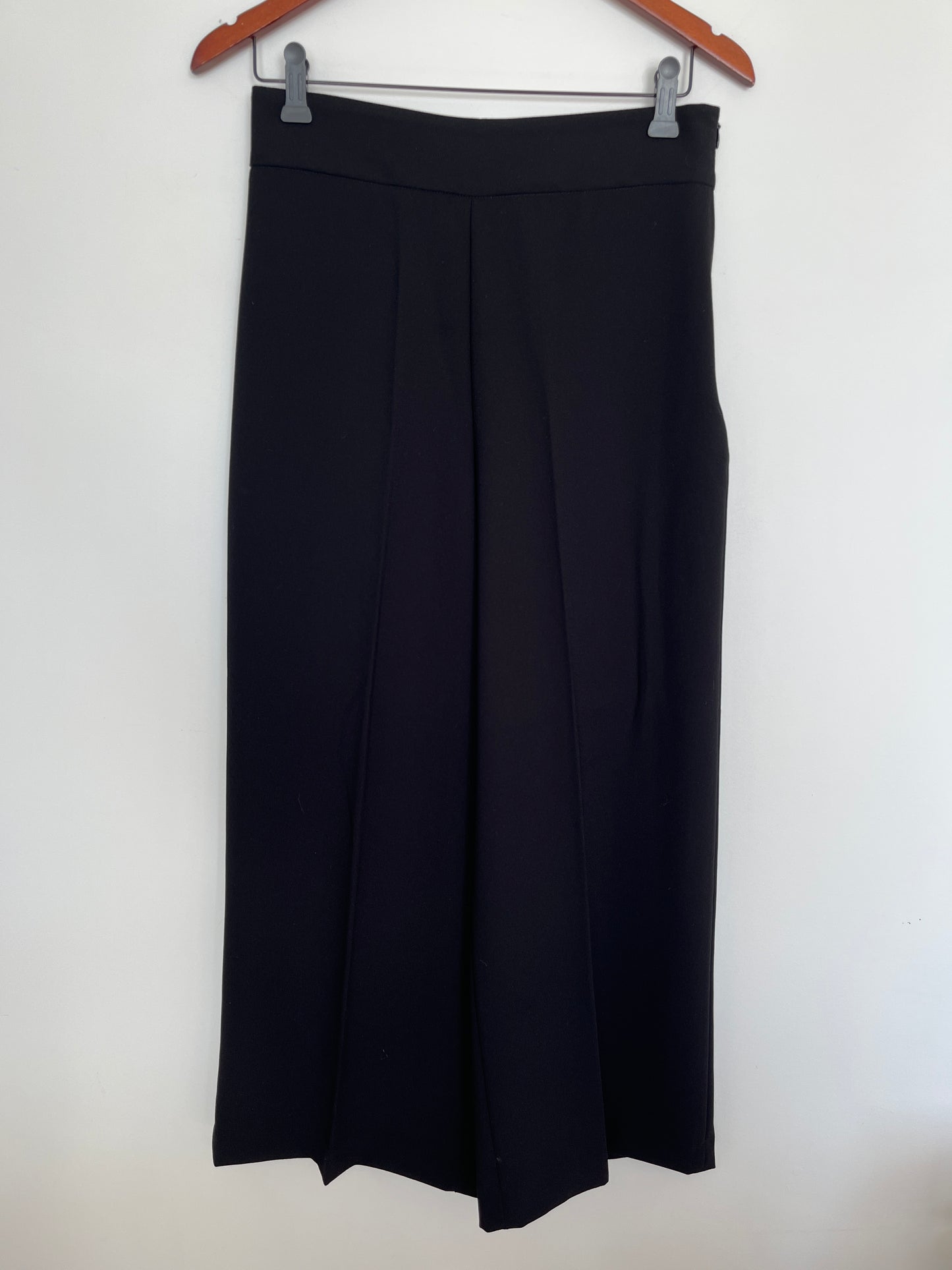 Pantalon Zara - Vue arrière sur fond blanc