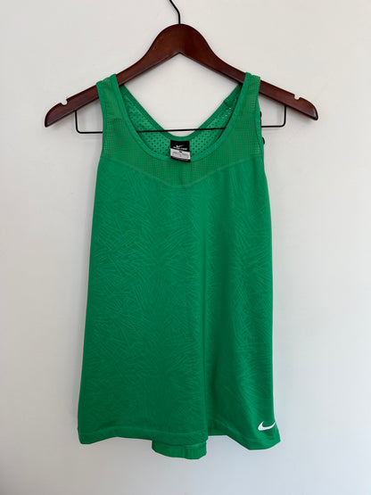 Camisole Nike - Vue avant sur fond blanc
