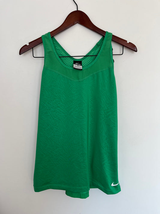 Camisole Nike - Vue avant sur fond blanc