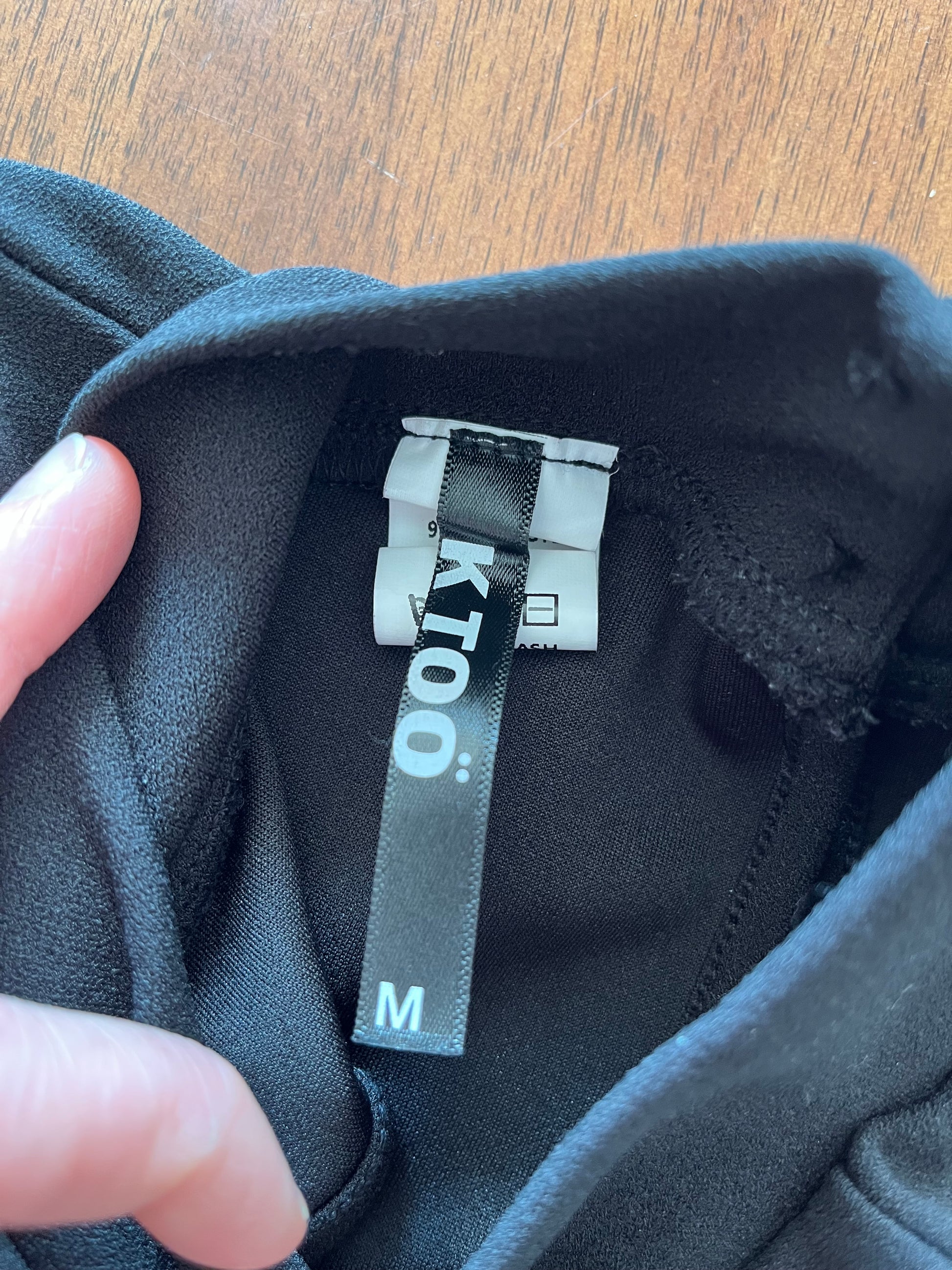 Top KTOÖ - Étiquette de marque et taille