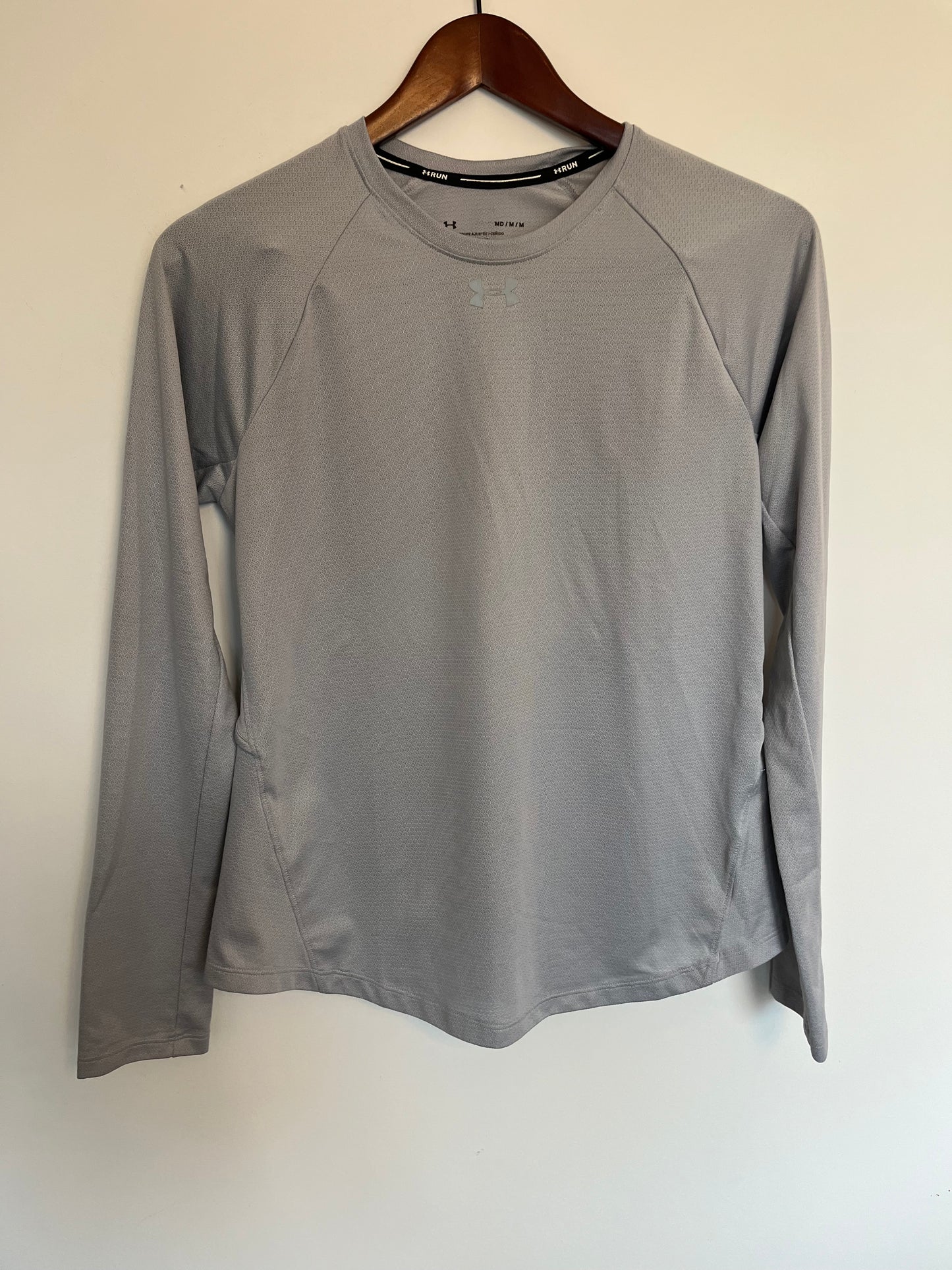Chandail Under Armour - Vue avant sur fond blanc