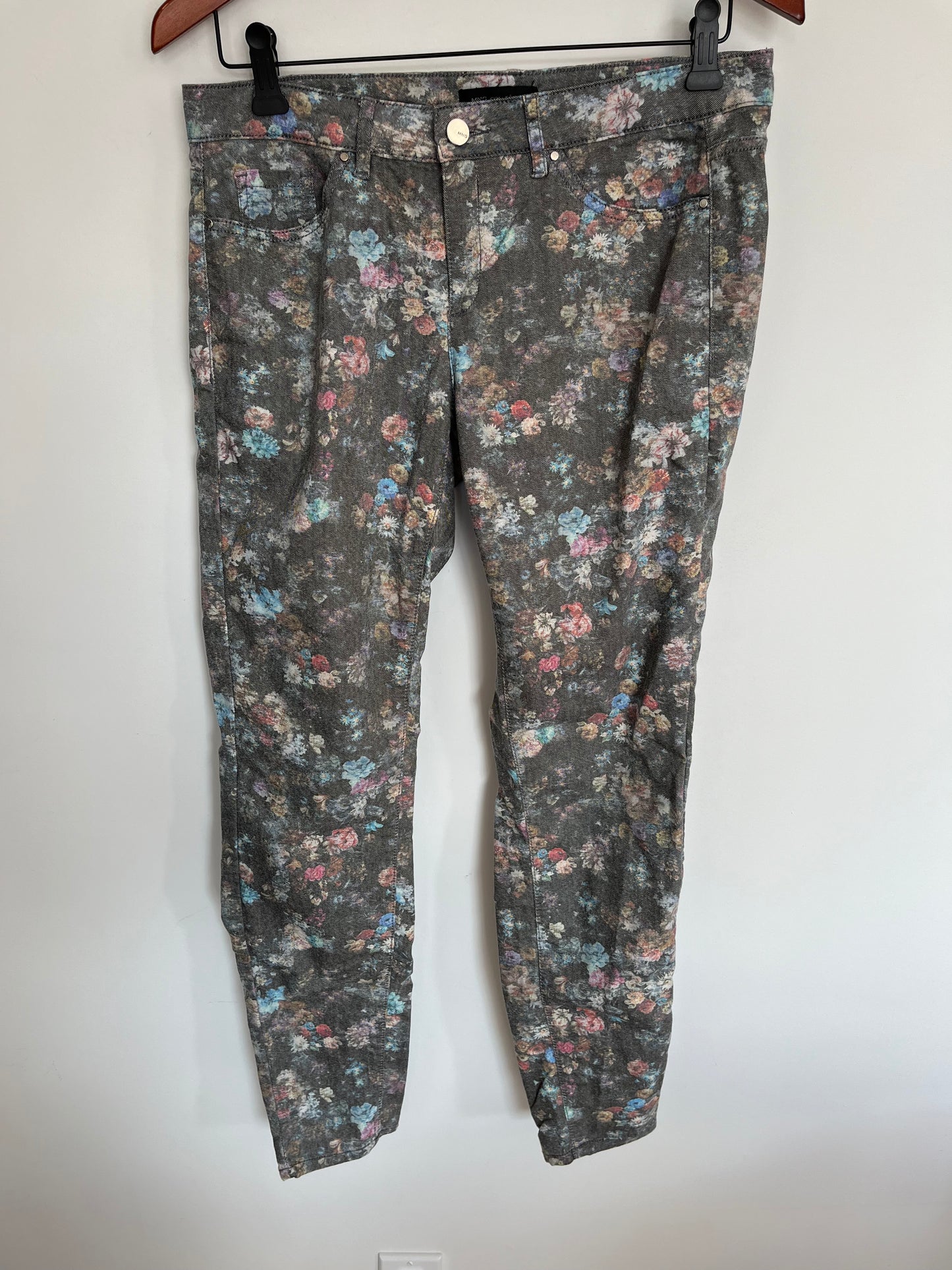 Jeans à motifs floraux pastel