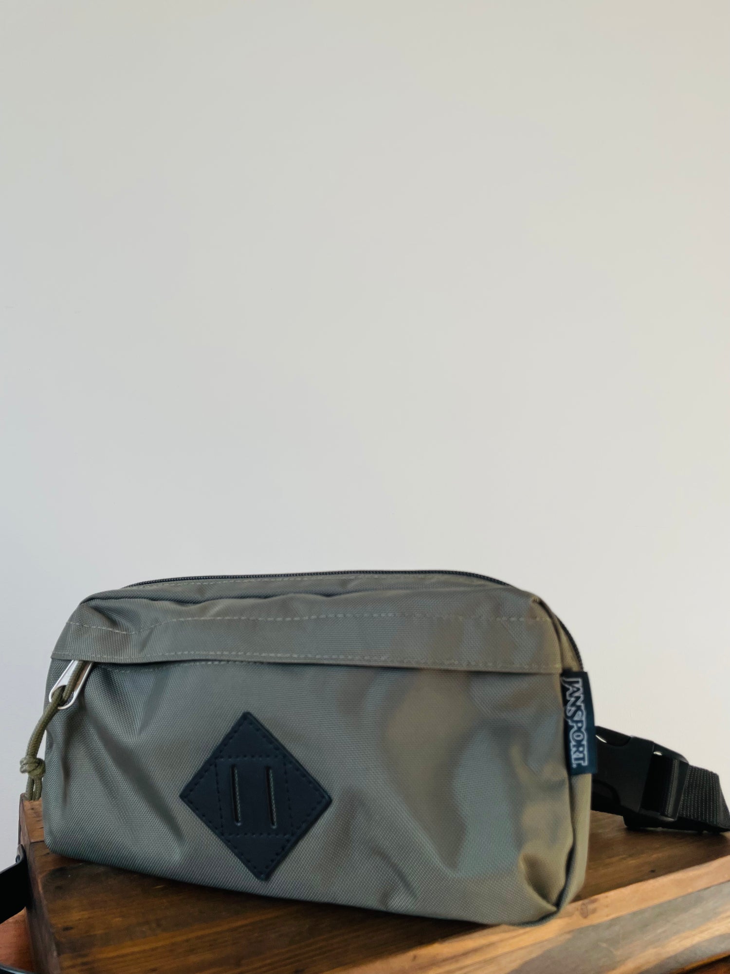 Sac Jansport - Vue avant sur fond blanc