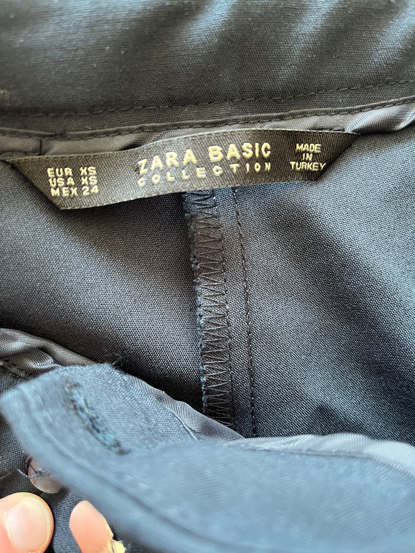 Pantalon Zara - Étiquette de marque et taille