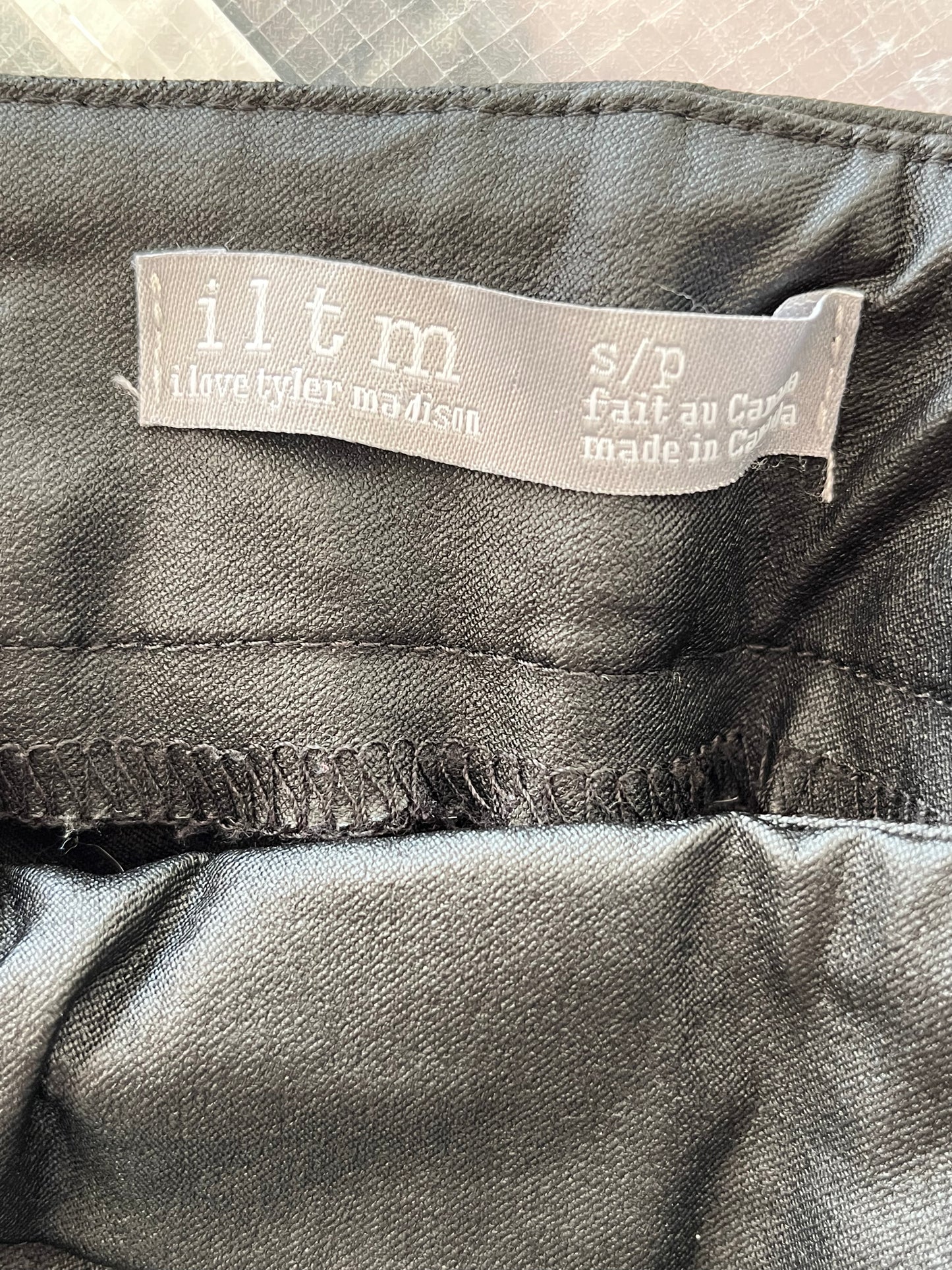 Pantalon I Love Tyler Madison - Étiquette de marque et taille